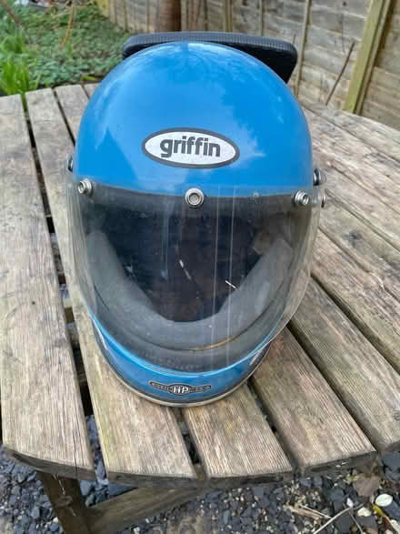 Photo of free Griffin helmet (Cutteslowe OX2) #4