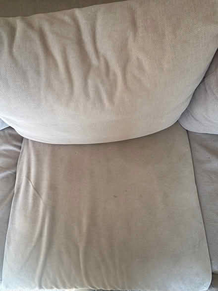Photo of free cream sofa (Balham SW17) #4