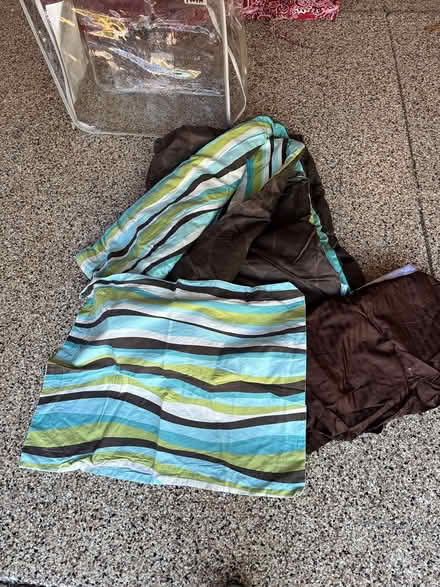 Photo of free Comforter set (Redwood City) #1