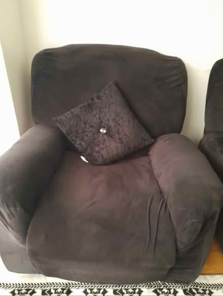 Photo of free Sofa set (NW9) #2