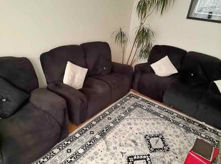 Photo of free Sofa set (NW9) #1