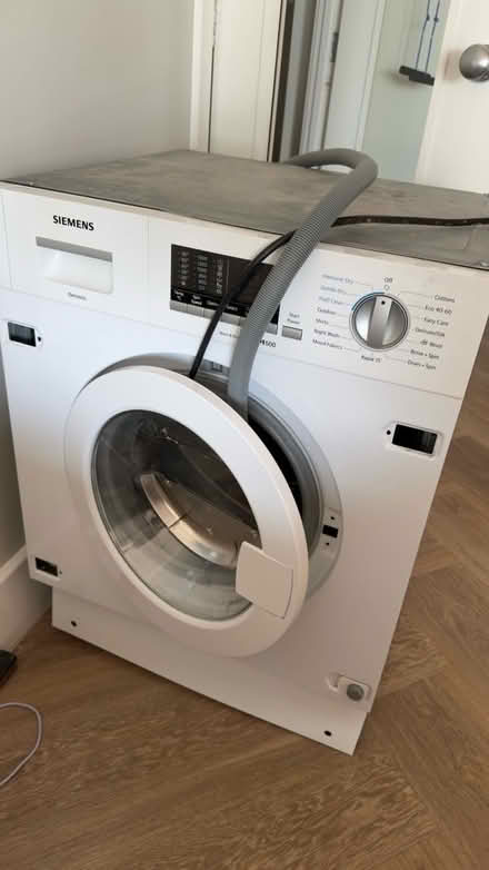 Photo of free Siemens washer dryer (E14 Narrow street) #4