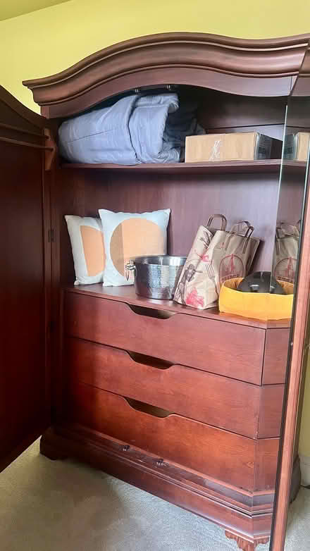 Photo of free Dresser great condition (Lake Forest Park) #3