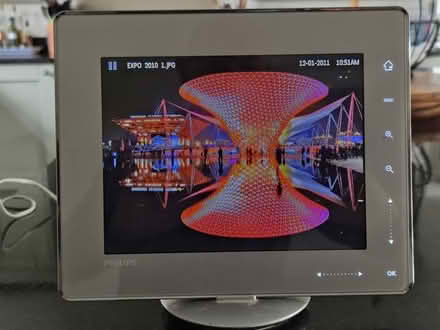 Photo of free Digital Photo Frame (Fetcham / Bookham KT22) #1