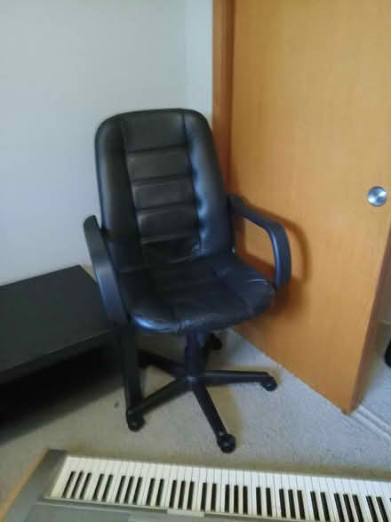 Photo of free Gaming chair (Kent) #2
