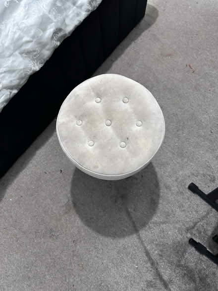 Photo of free Stool (SE1) #2
