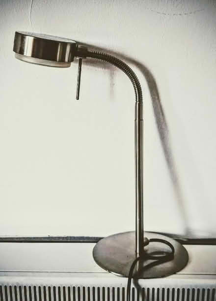 Photo of free desk lamp. with flexible neck (Bellevue EH7) #1