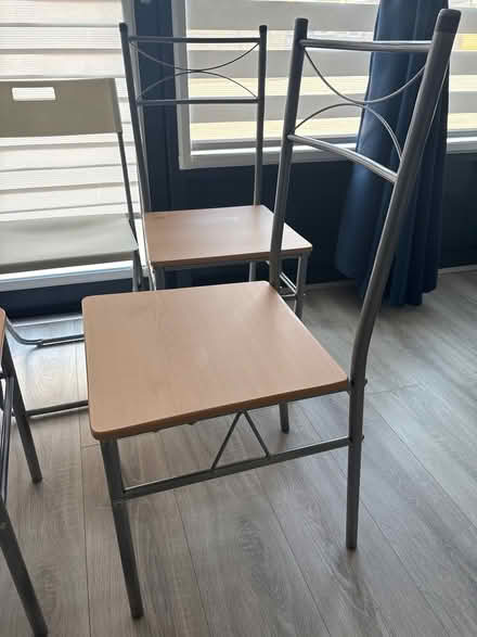 Photo of free 4 Dining Table Chairs + 1 Folding Plastic Chair – Good Con (Upper Holloway N19) #2