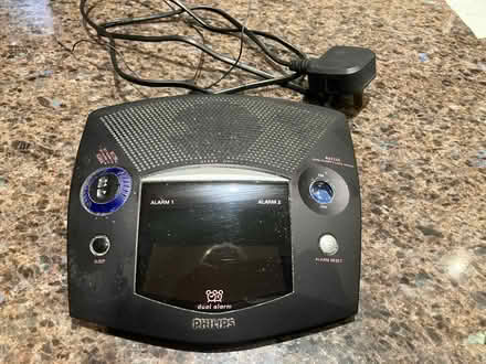 Photo of free Philips dual alarm clock radio (CM11 2) #1
