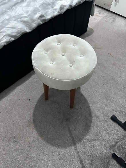 Photo of free Stool (SE1) #3