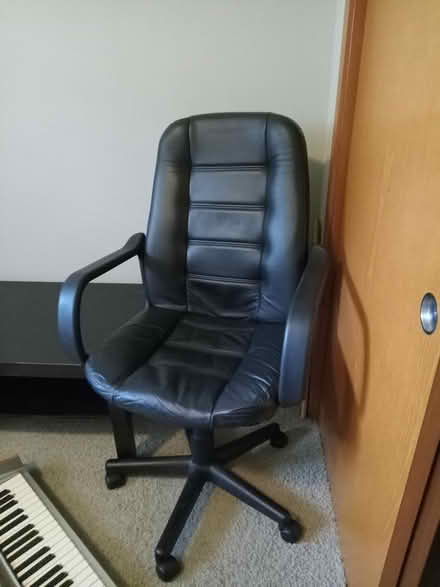 Photo of free Gaming chair (Kent) #1