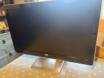 Photo of free Working monitor with cables, for computer work 60hz (Bradford on Avon BA15) #1