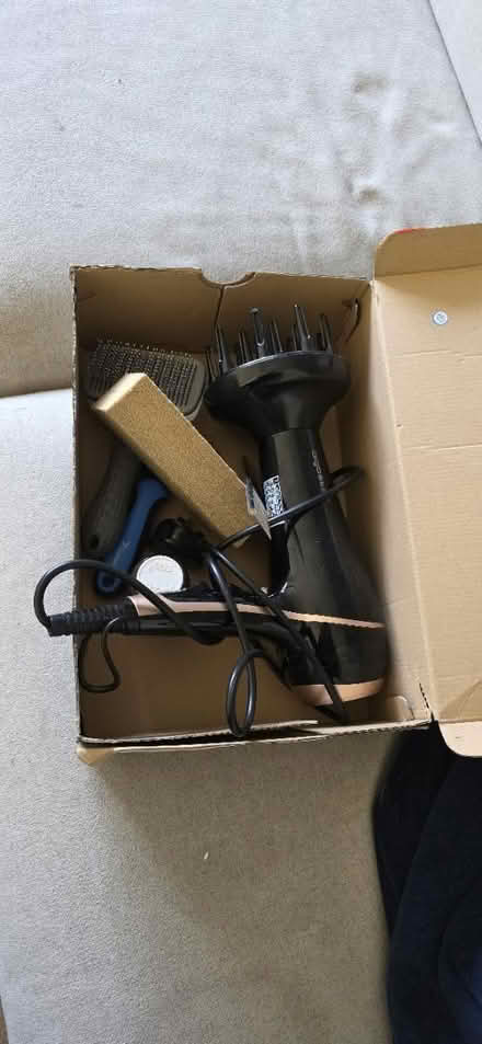 Photo of free Miscellaneous Dog/ Pet Items (SW17 9HE) #1