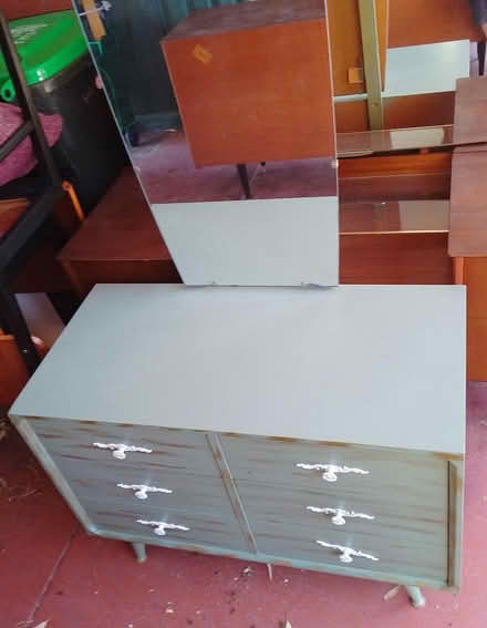 Photo of free Dressing table (Padbury 6025) #2