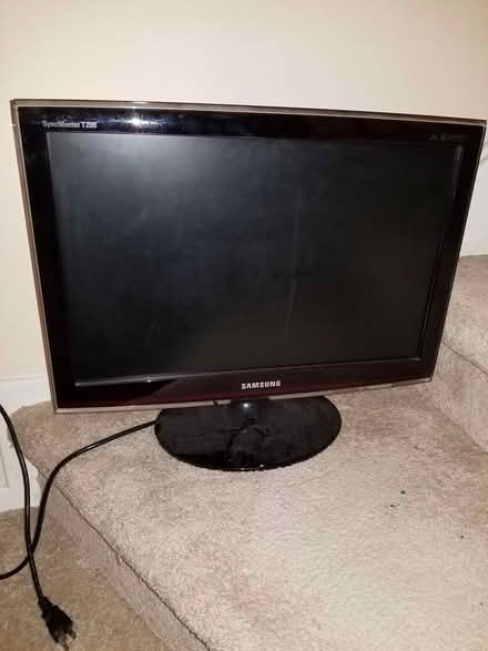 Photo of free Samsung monitor (Centrepointe) #1