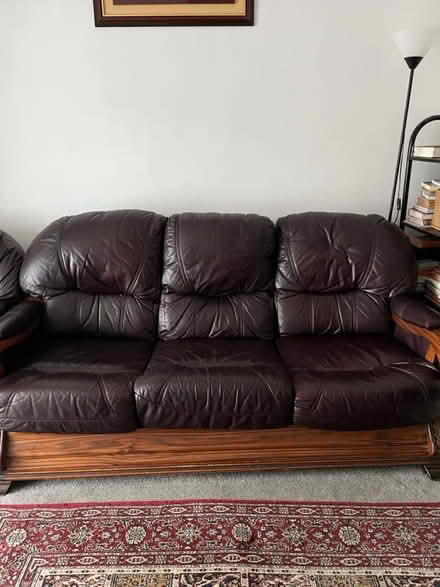 Photo of free Sofas (OL8 2XQ) #2
