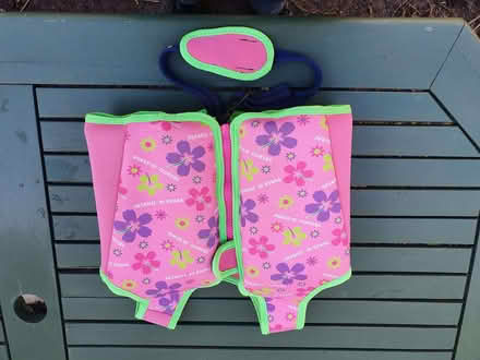 Photo of free Swim Vest. 5-7 years. up to 30KG (Booker HP12) #1