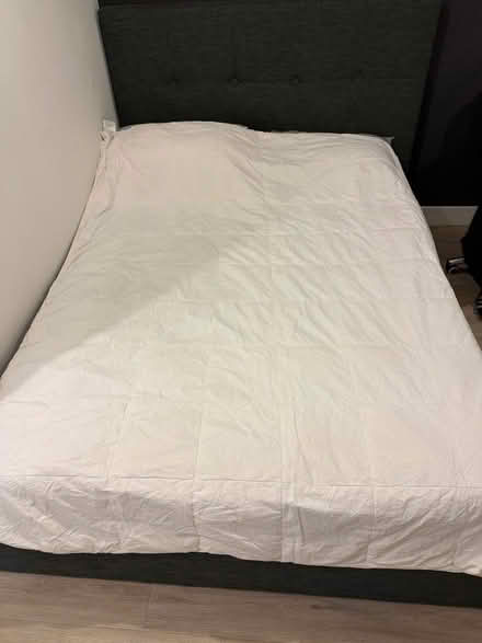 Photo of free John Lewis Goose Down Duvet 2.5 Tog King Size (Sun In The Sands Roundabout SE9) #1