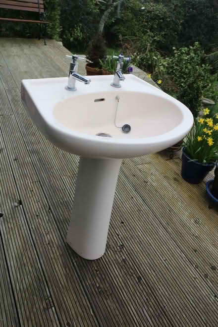 Photo of free washbasin (Sheringham NR26) #1