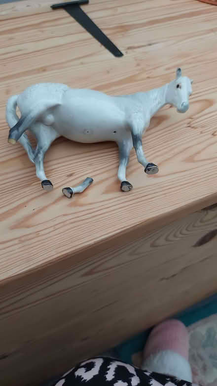 Photo of free Beswick horse with broken leg (Neithrop OX16) #1