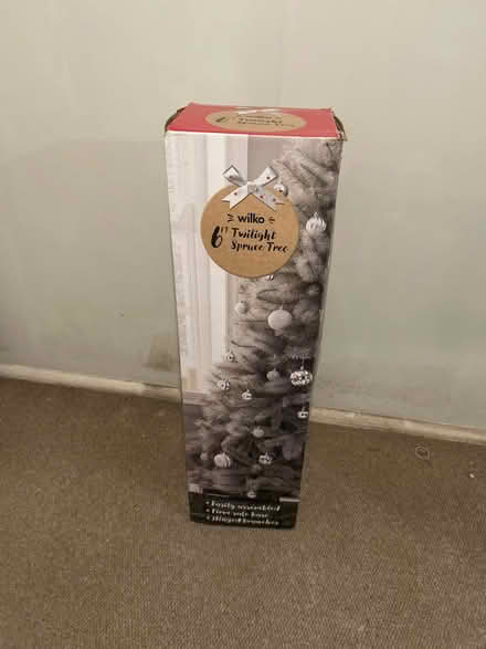 Photo of free Xmas Tree With Few Sets of Baubles Inside (Teams NE8) #1