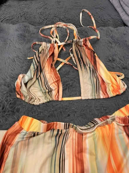 Photo of free Summer outfit (Wandsworth SW18) #3