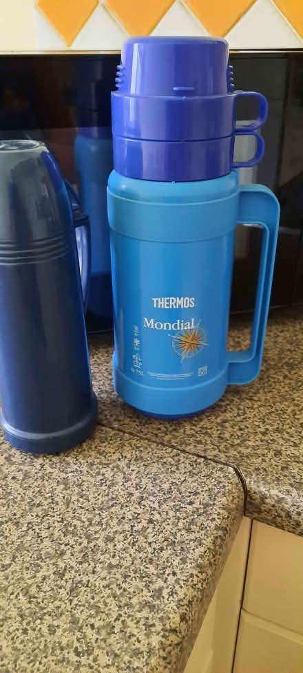Photo of free Vacuum Flasks (Portsmouth PO2) #1