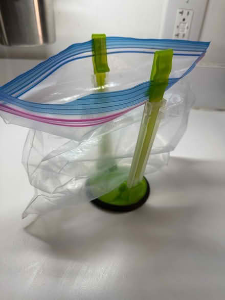 Photo of free Stand for filling ziplock bags (Washington Heights) #1