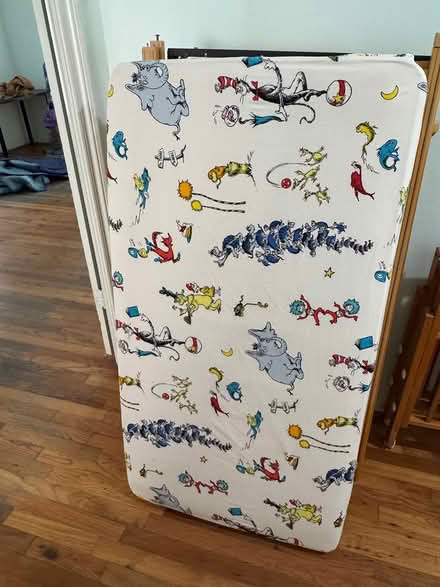 Photo of free Simmons Wood Crib+Dr.Seuss Mattress (Montrose/Museum District) #4
