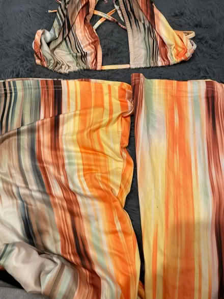 Photo of free Summer outfit (Wandsworth SW18) #2