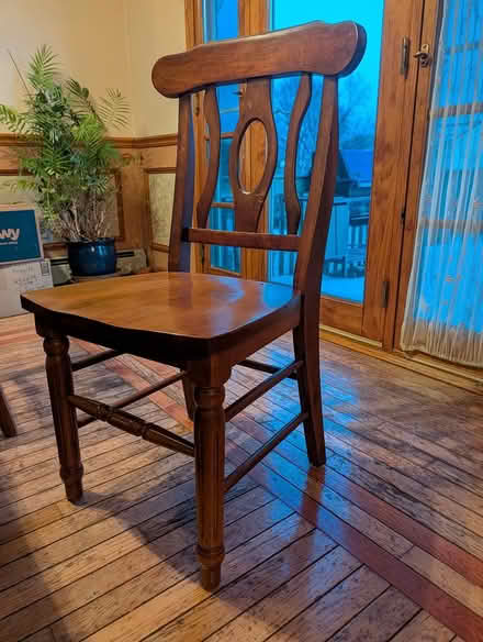 Photo of free Dining room table and 4 chairs (Near woodmont) #3