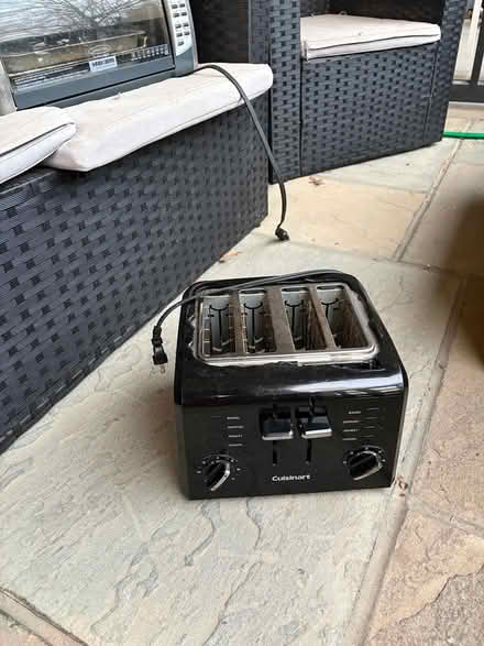 Photo of free Four-slice toaster (Columbia Heights) #1