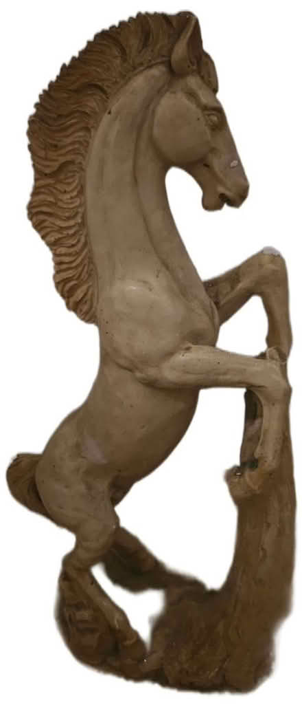 Photo of free Vintage Tall Statue Horse Ornament (EN7 Goffs oak) #1