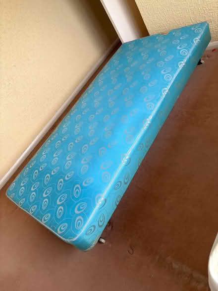 Photo of free 2 single beds (The Scotlands WV11) #2