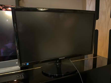 Photo of free 3 x computer monitors (Tileyard Road N79AH) #4