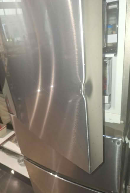 Photo of free Fridge freezer (Chesterfield. Derby rd S40) #4