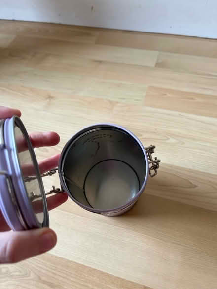 Photo of free Fortnum mason tin (SE1) #2