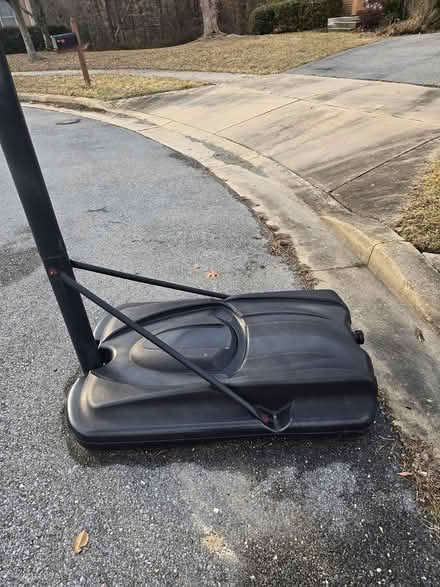 Photo of free basketball hoop with new rim (South Laurel) #1