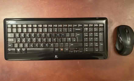 Photo of free Logitech wireless keyboard and mouse (Limehouse E14) #2