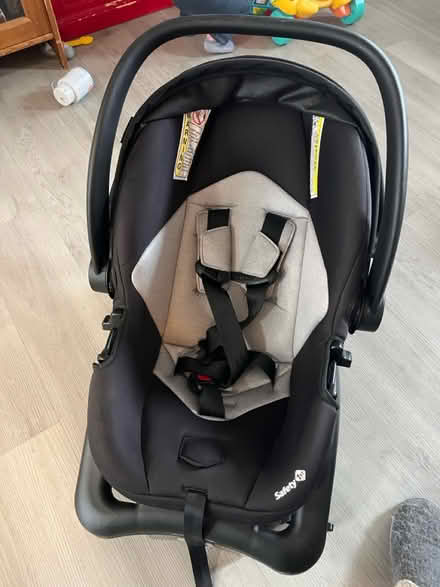 Photo of free Infant car seat (21224) #1