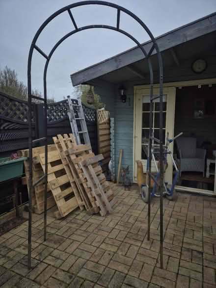 Photo of free Rose arch (Dursley area) #2