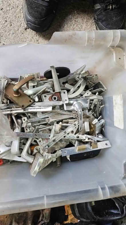 Photo of free Box of assorted ali window catches (EX32 landkey) #1