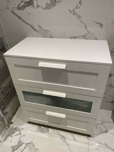 Photo of free White chest of drawers (SE10 9) #1