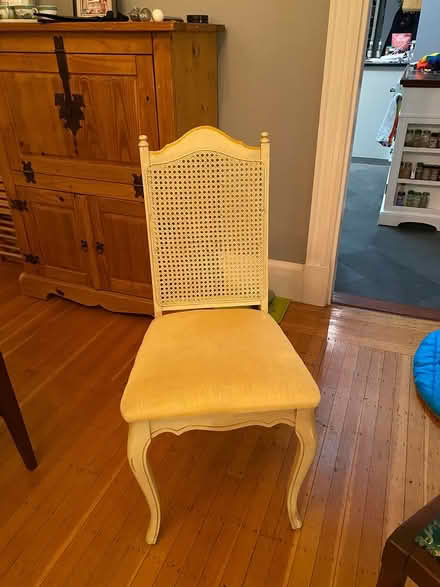 Photo of free 5 dining room / kitchen chairs (Lowell and highland) #4
