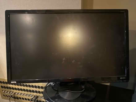 Photo of free 3 x computer monitors (Tileyard Road N79AH) #2