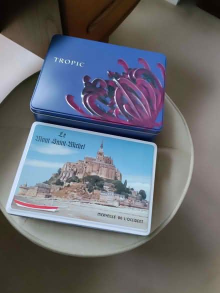 Photo of free 2 tins (California DE22) #1