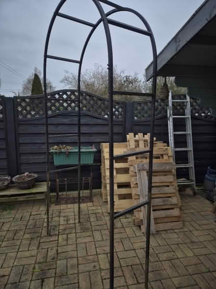 Photo of free Rose arch (Dursley area) #1