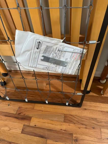 Photo of free Simmons Wood Crib+Dr.Seuss Mattress (Montrose/Museum District) #3