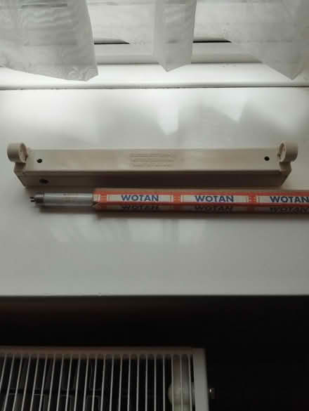 Photo of free Fluorescent light fitting and tube (Rickmansworth High Street WD3) #1
