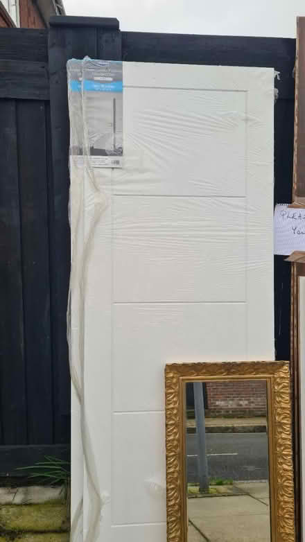 Photo of free Doors, flooring etc (London SE17) #3